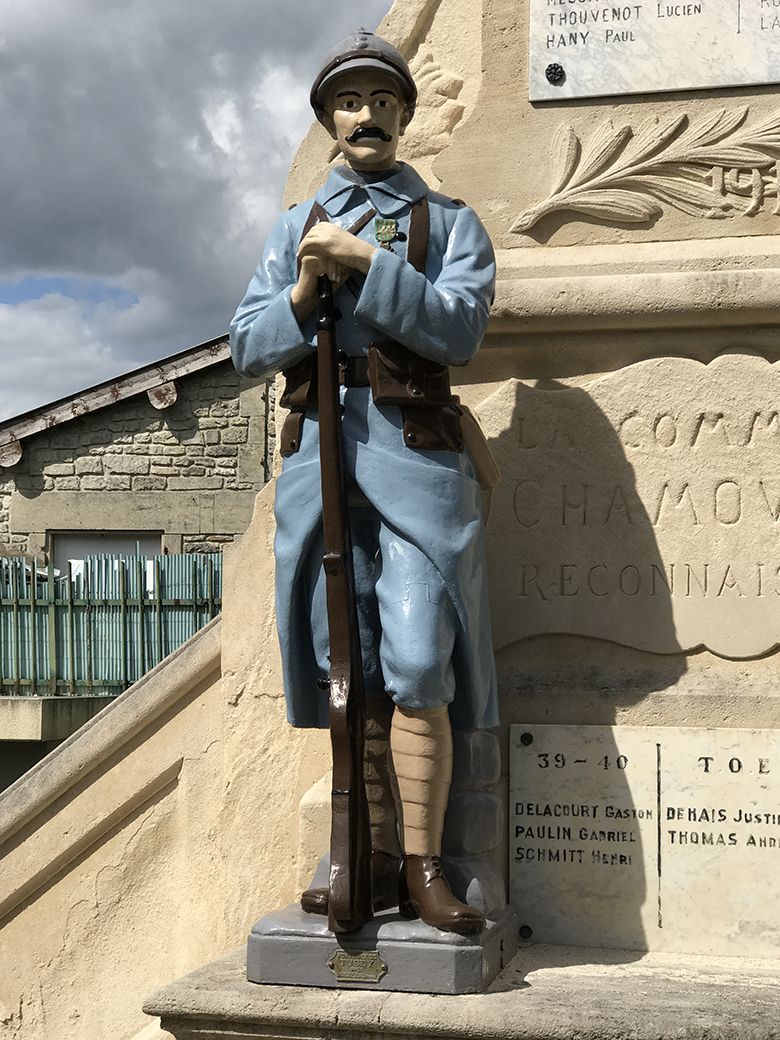 In Chamouilley, monument to WWI